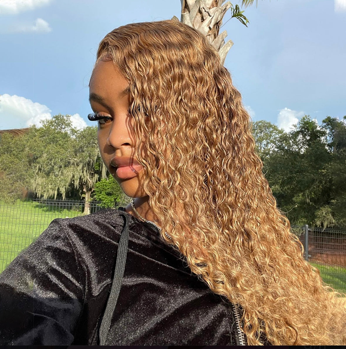 Honey Blonde Water Wave Wig – Pre-Plucked Transparent Lace 13x4 | AKISS BEAUTY