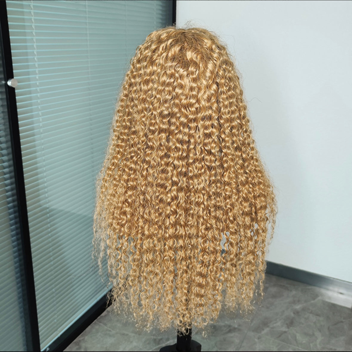 Honey Blonde Water Wave Wig – Pre-Plucked Transparent Lace 13x4 | AKISS BEAUTY